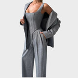 Karolina - Moćan i sofisticiran komplet