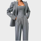 Karolina - Moćan i sofisticiran komplet