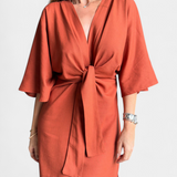 Natalija - Haljina Casual s Prednjim Čvorom i V-Izrezom