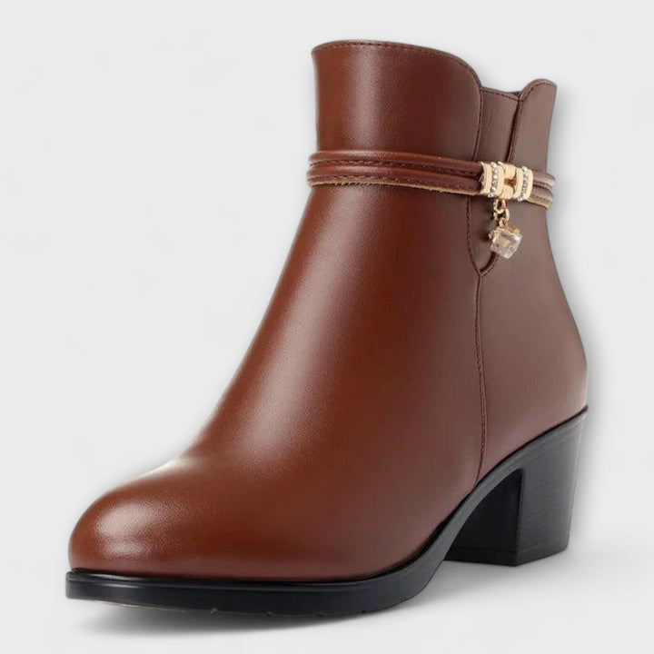 Emilija – Elegantne zimske čizme s stiliziranim zatvaračem