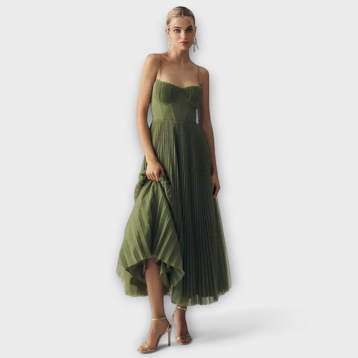 Lucrezia – Elegantna Haljina sa Šarmom