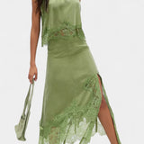 Nada Midi Suknja s Čipkastim Detaljima i Asimetričnom Porubom